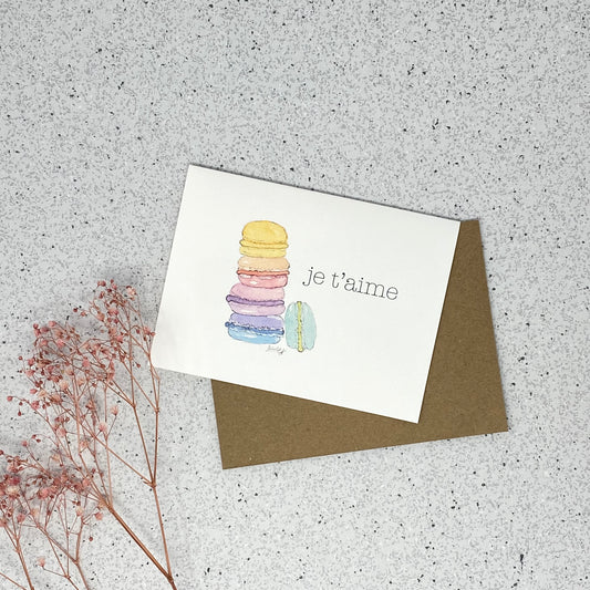 White Linen paper greeting card - Je t'aime macaron